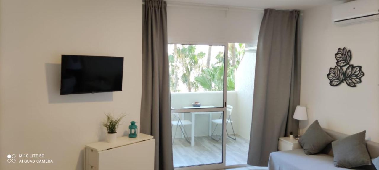 Estudio En Benalbeach, Vistas Mar, Primera Linea Playa Benalmadena Bagian luar foto